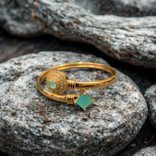 Beautifull Handmade Green Stones Handcuff Made By China Gold 1K
