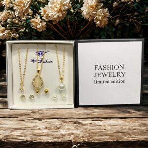 Beautifull Pendent With Three Tops Made By China Gold