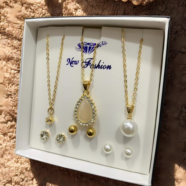 Beautifull Pendent With Three Tops Made By China Gold - Image 2